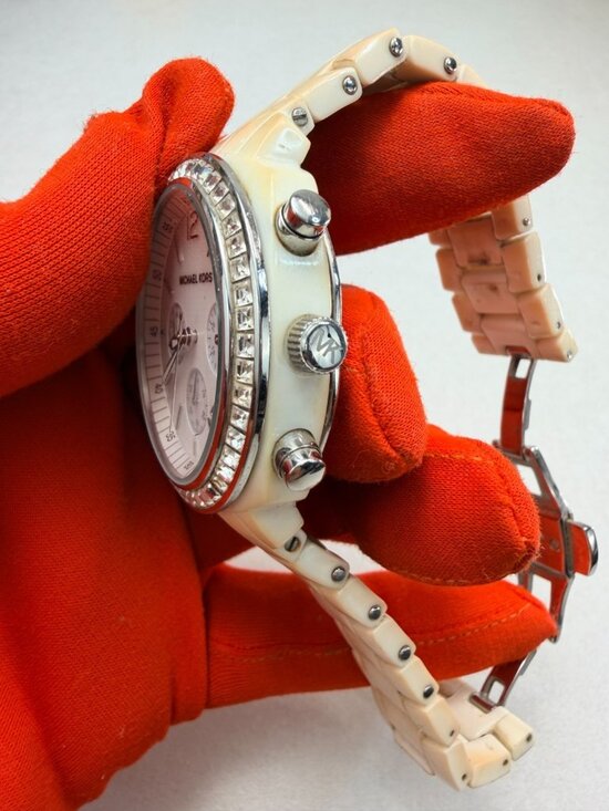 Michael Kors Women Runway Glam Crystal Bezel Cream Chronograph Watch main image 6